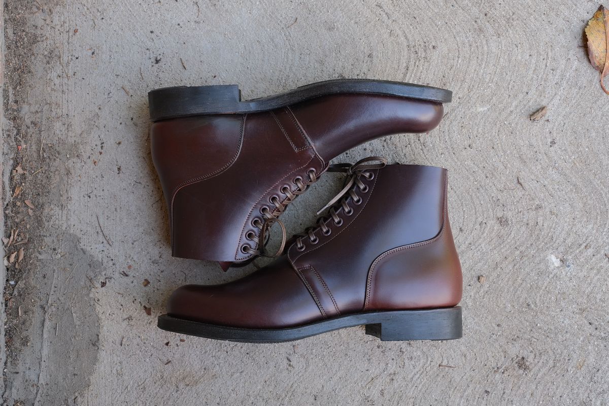 Photo by danadd94 on October 1, 2023 of the Viberg x Himel Ammunition Boot in Comipel Brown Horsebutt.