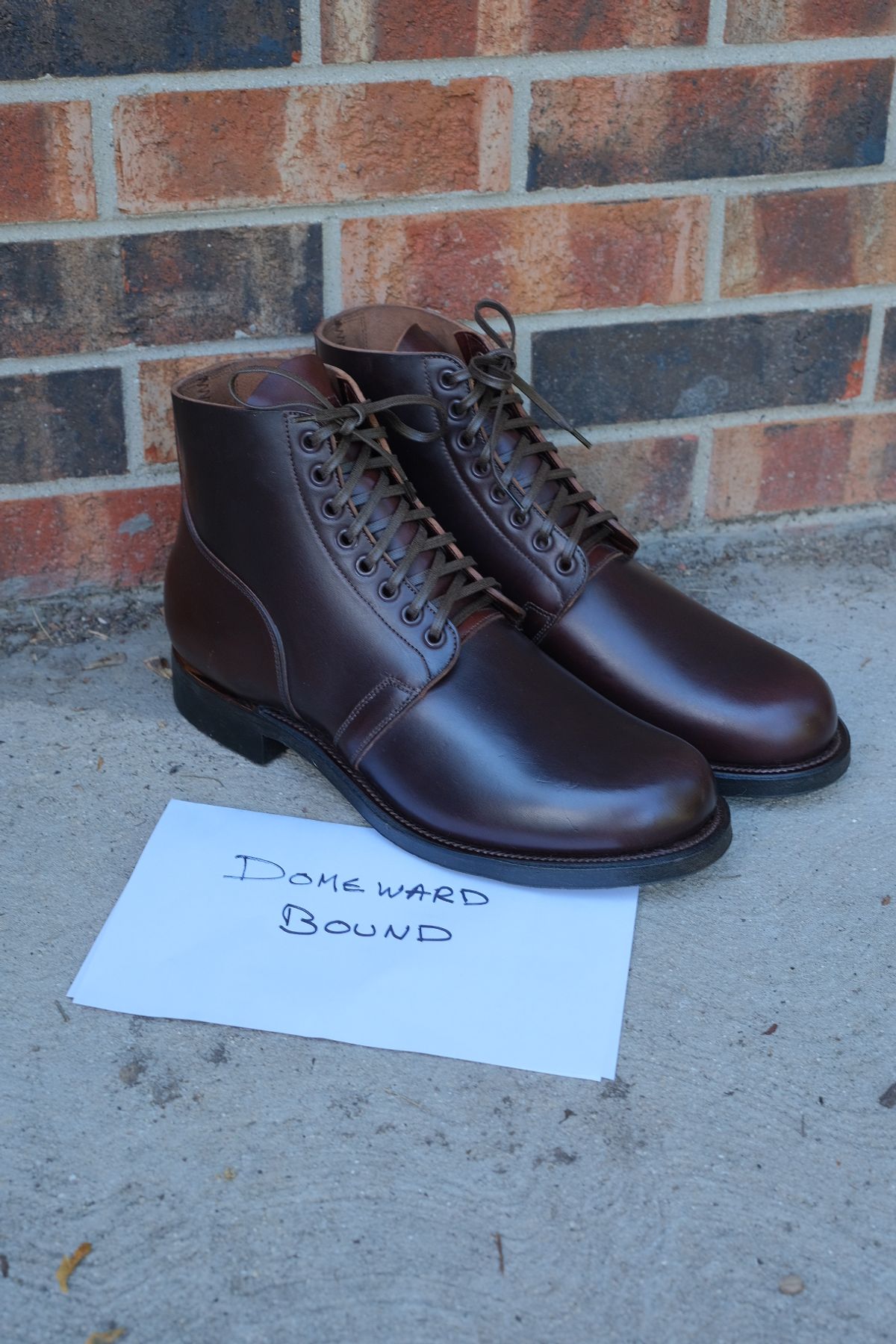 Photo by danadd94 on October 1, 2023 of the Viberg x Himel Ammunition Boot in Comipel Brown Horsebutt.