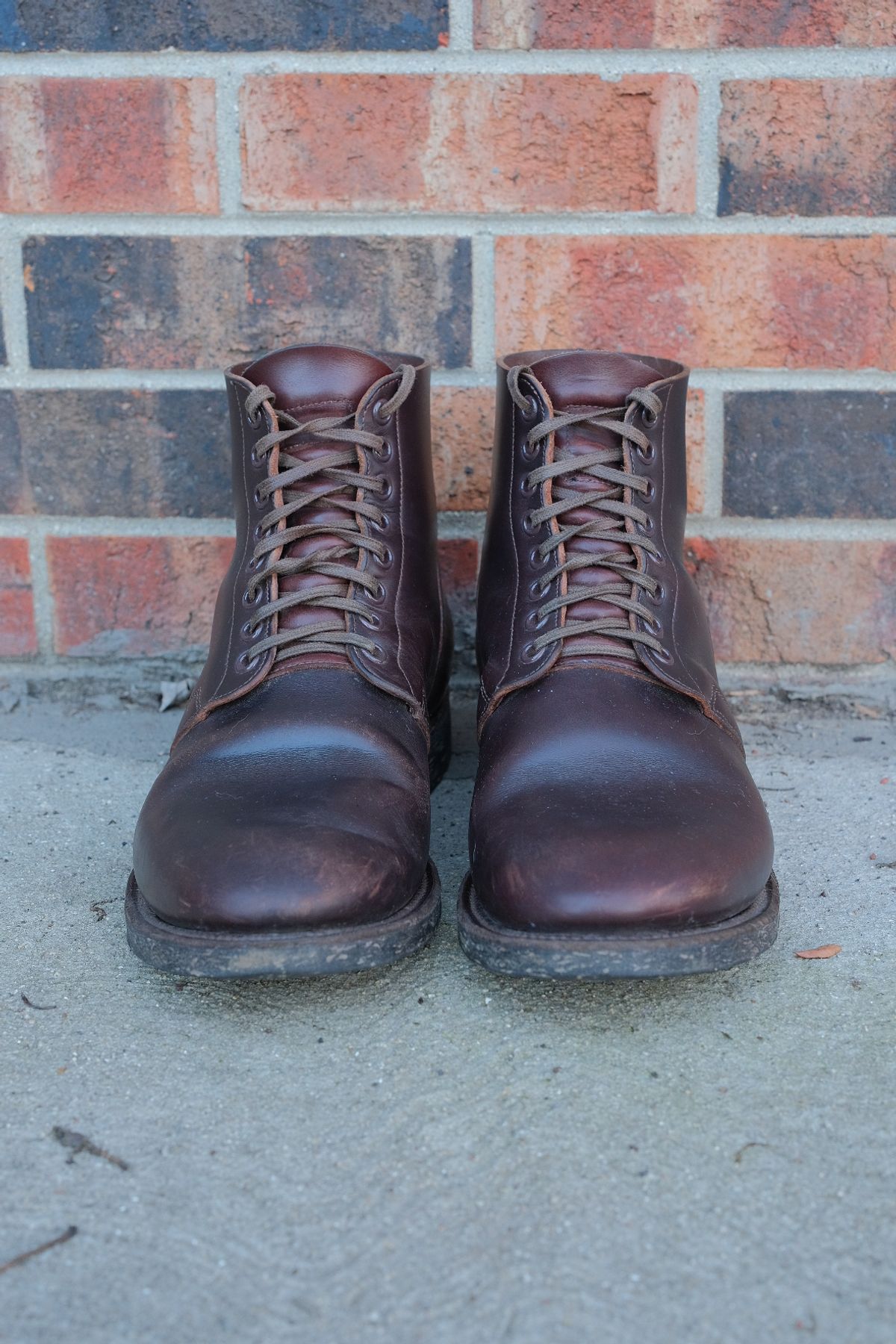 Photo by danadd94 on February 5, 2024 of the Viberg x Himel Ammunition Boot in Comipel Brown Horsebutt.