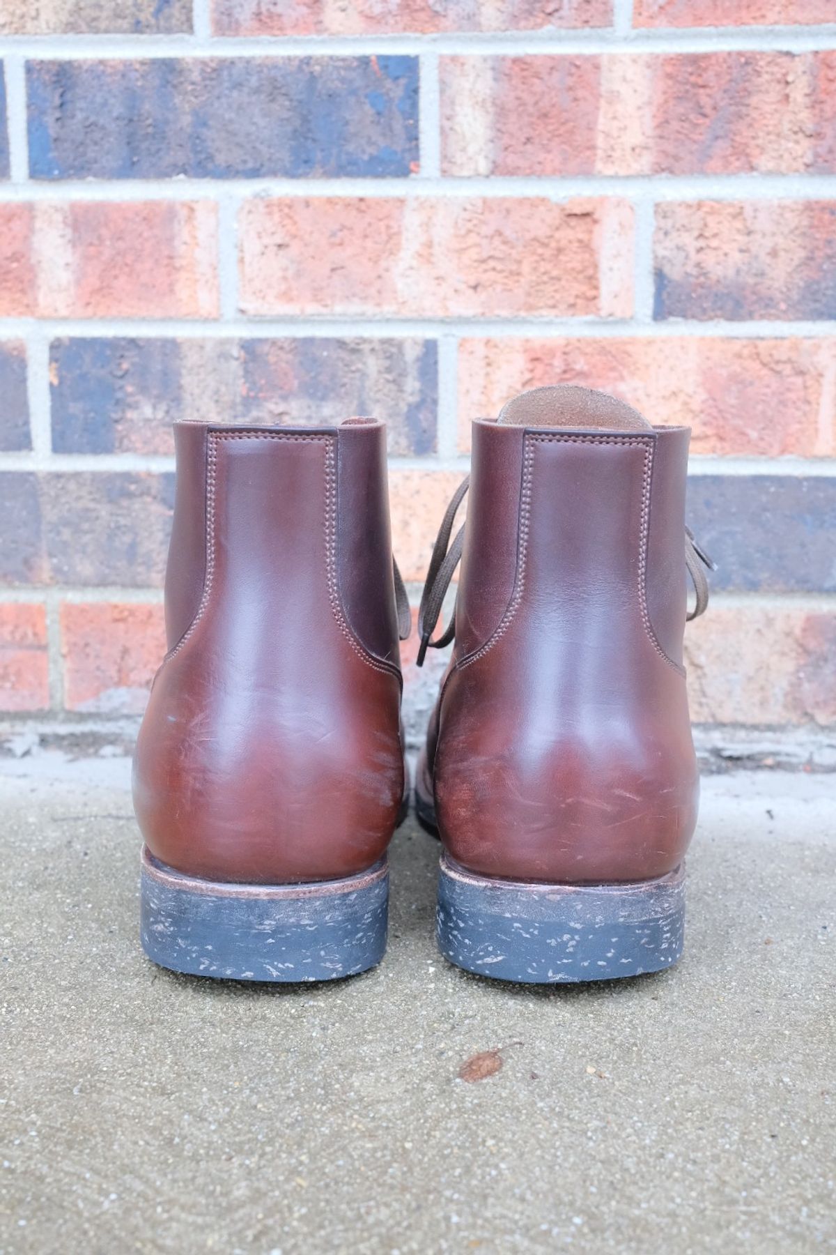 Photo by danadd94 on April 3, 2024 of the Viberg x Himel Ammunition Boot in Comipel Brown Horsebutt.