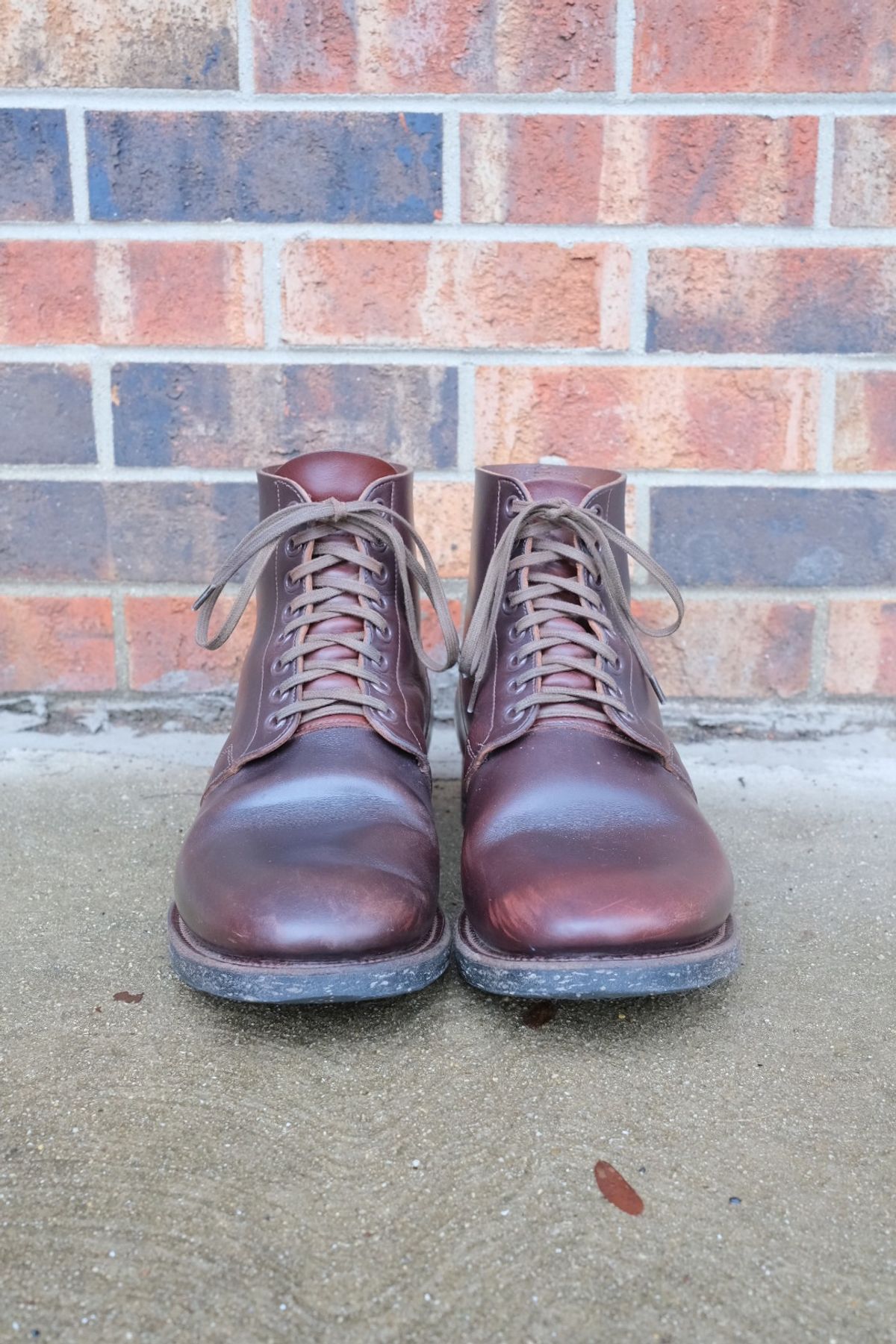 Photo by danadd94 on April 3, 2024 of the Viberg x Himel Ammunition Boot in Comipel Brown Horsebutt.