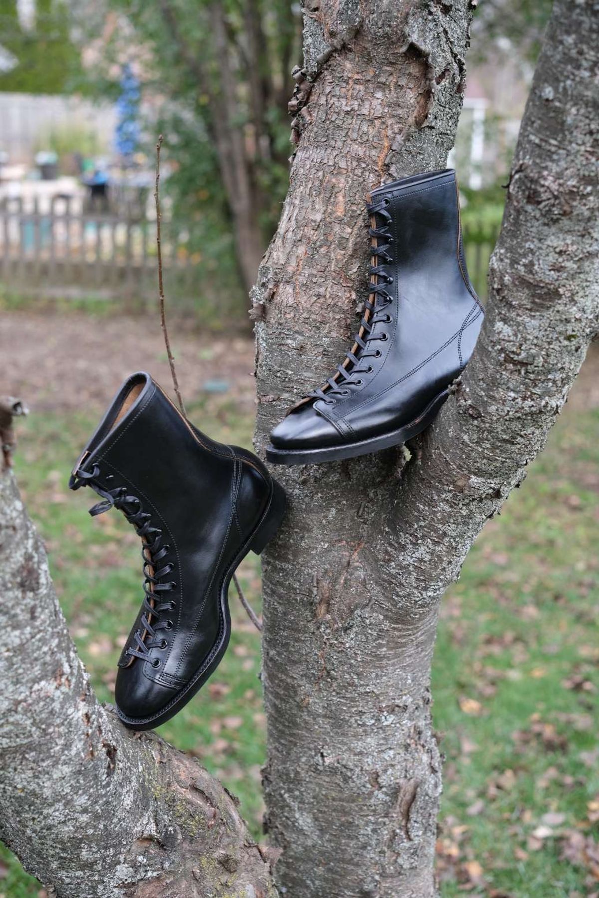Photo by danadd94 on November 9, 2022 of the Clinch Gary Boots in Black-Overdyed Horsebutt.