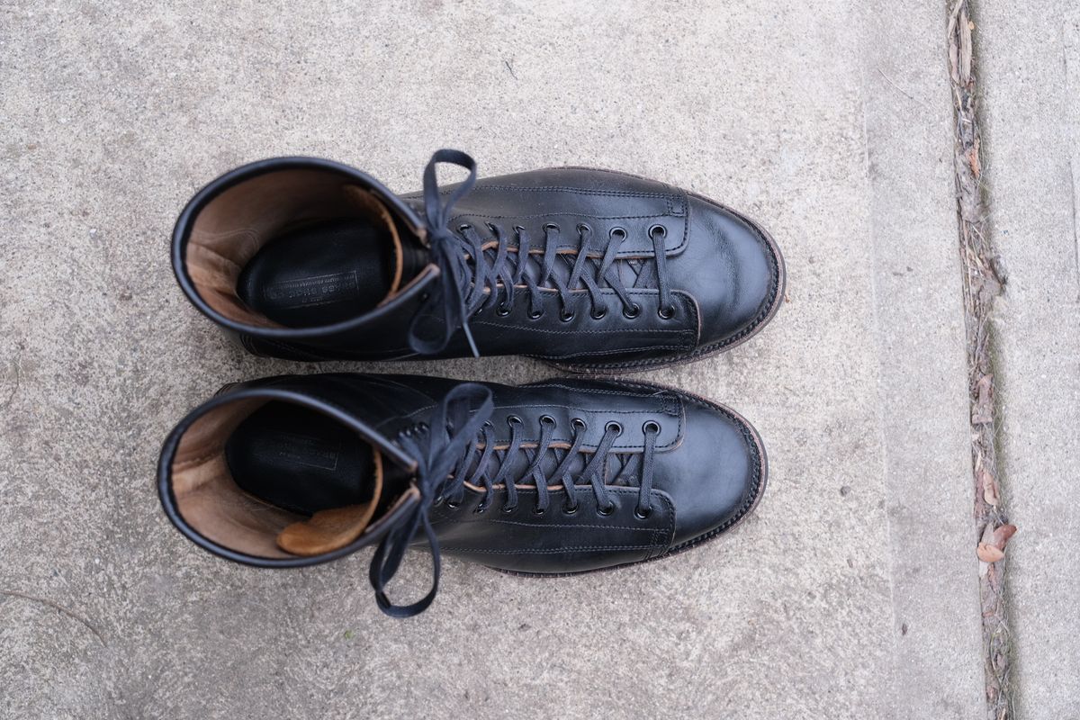 Photo by danadd94 on March 4, 2023 of the Clinch Gary Boots in Black-Overdyed Horsebutt.
