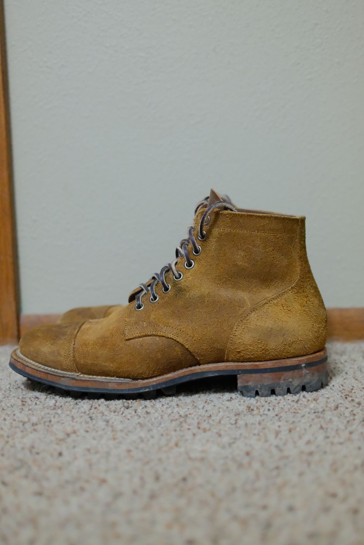 Photo by danadd94 on January 6, 2025 of the Viberg Service Boot in Horween Wheat Predator Roughout.