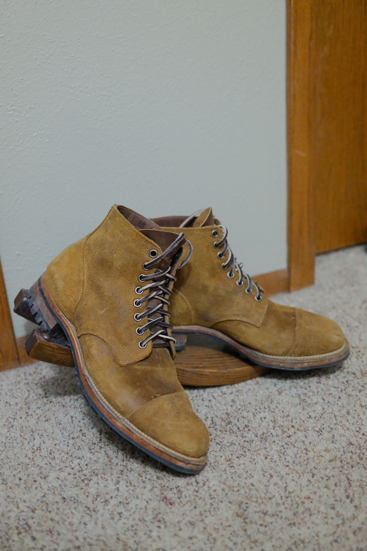 Photo by danadd94 on January 6, 2025 of the Viberg Service Boot in Horween Wheat Predator Roughout.