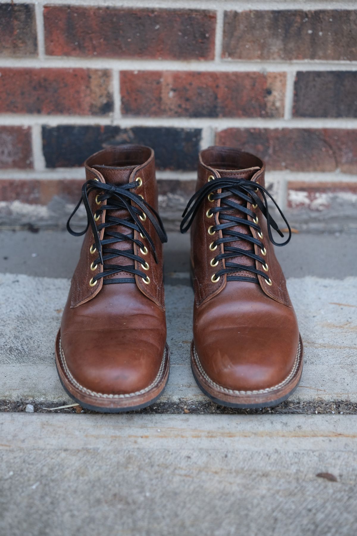 Photo by danadd94 on November 1, 2022 of the Viberg Service Boot in Horween Brown Waxed Flesh.