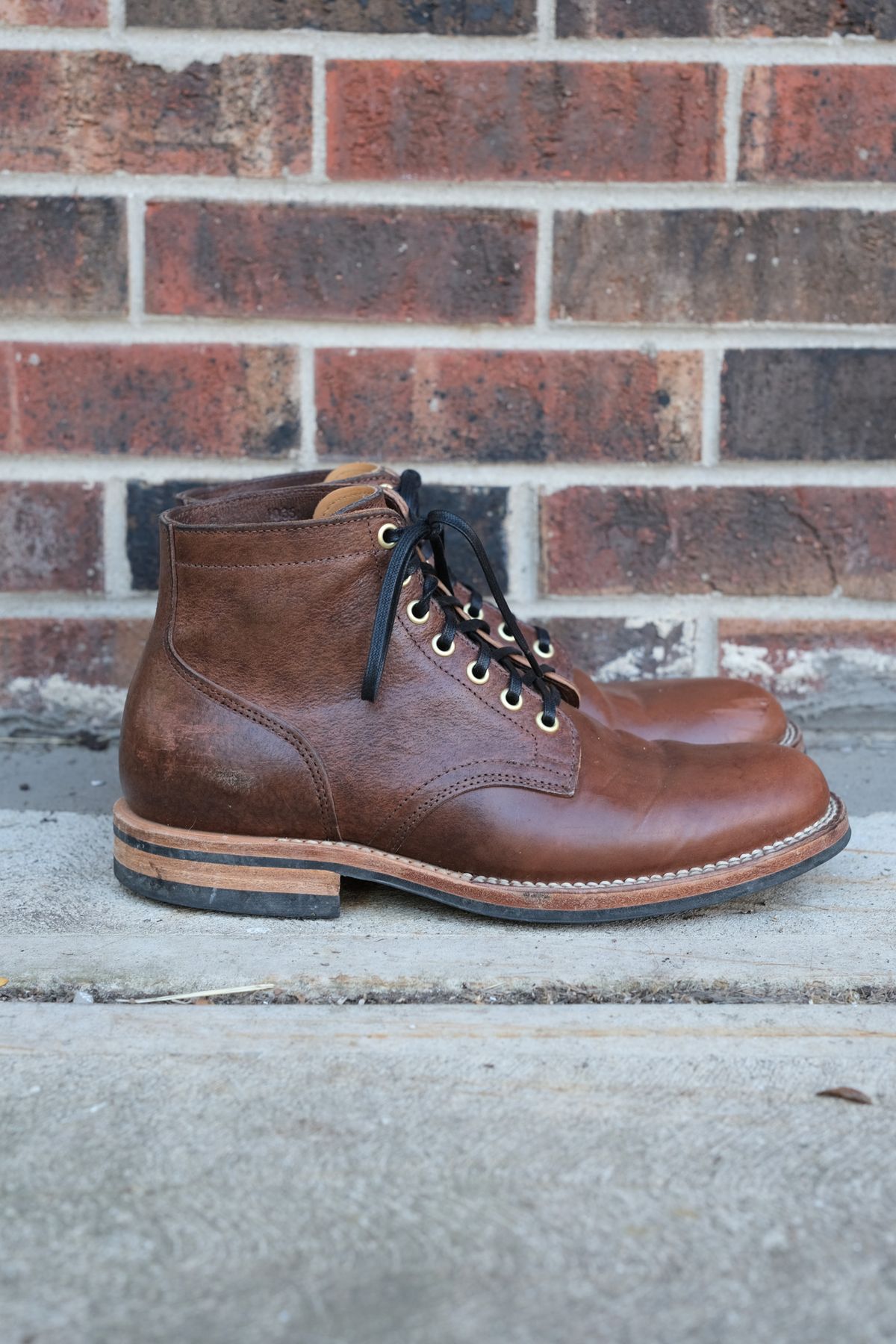 Photo by danadd94 on November 1, 2022 of the Viberg Service Boot in Horween Brown Waxed Flesh.