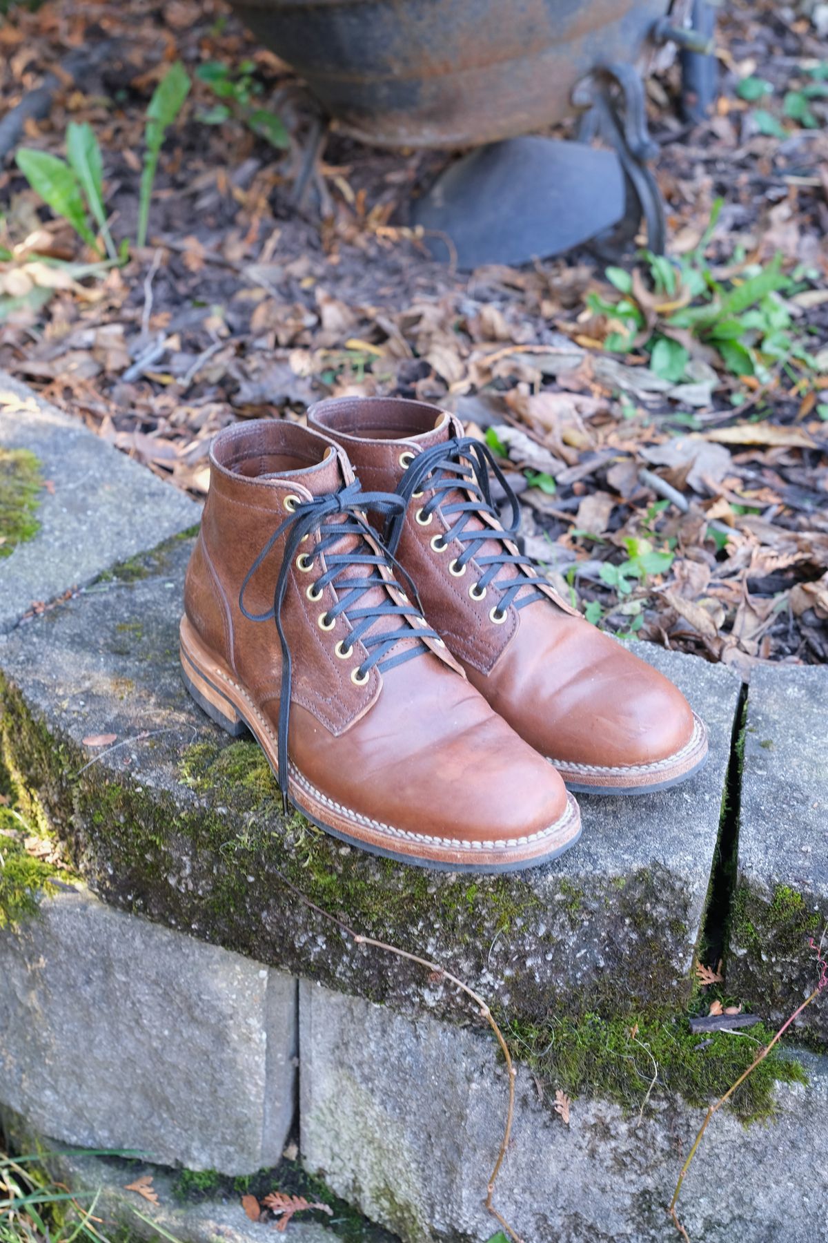 Photo by danadd94 on November 1, 2022 of the Viberg Service Boot in Horween Brown Waxed Flesh.