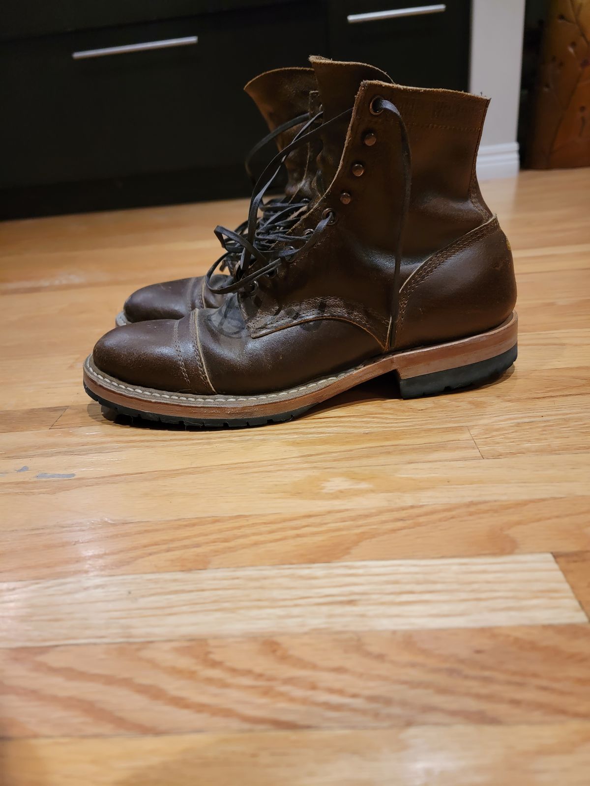 Photo by Hefe97 on December 6, 2022 of the White's MP-M1TC in Horween Cinnamon Waxed Flesh.