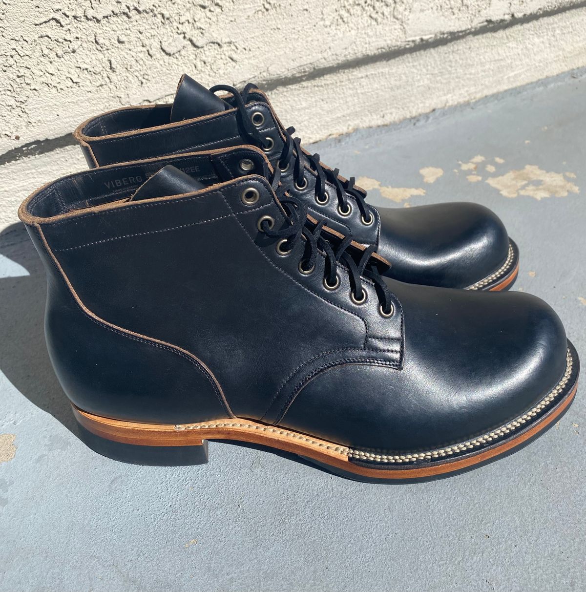 Photo by kenmar1010 on October 2, 2025 of the Viberg Service Boot in Horween Black Chromexcel.