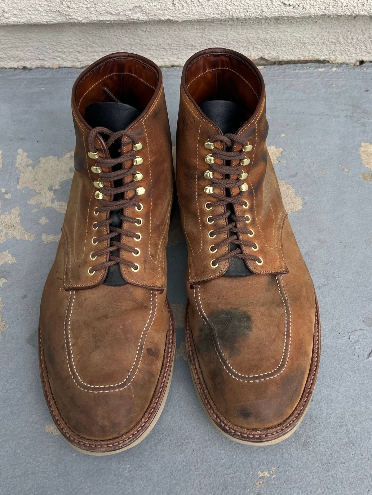 Photo by kenmar1010 on January 3, 2025 of the Alden Indy Boot in Smooth Tan Chamois.