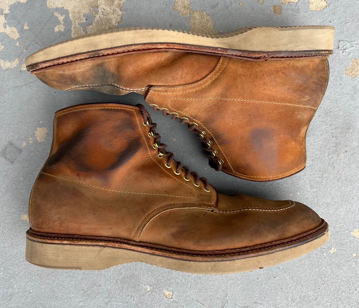 Photo by kenmar1010 on January 3, 2025 of the Alden Indy Boot in Smooth Tan Chamois.