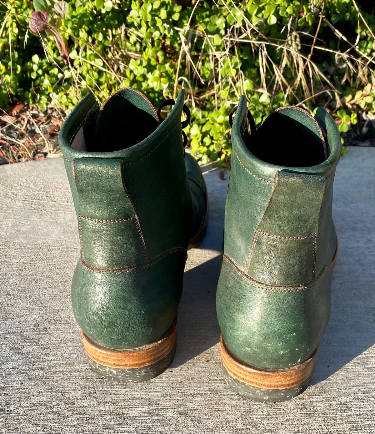 Photo by kenmar1010 on November 5, 2022 of the Iron Boots 5515 in Maryam Jungle Green Horsebutt.