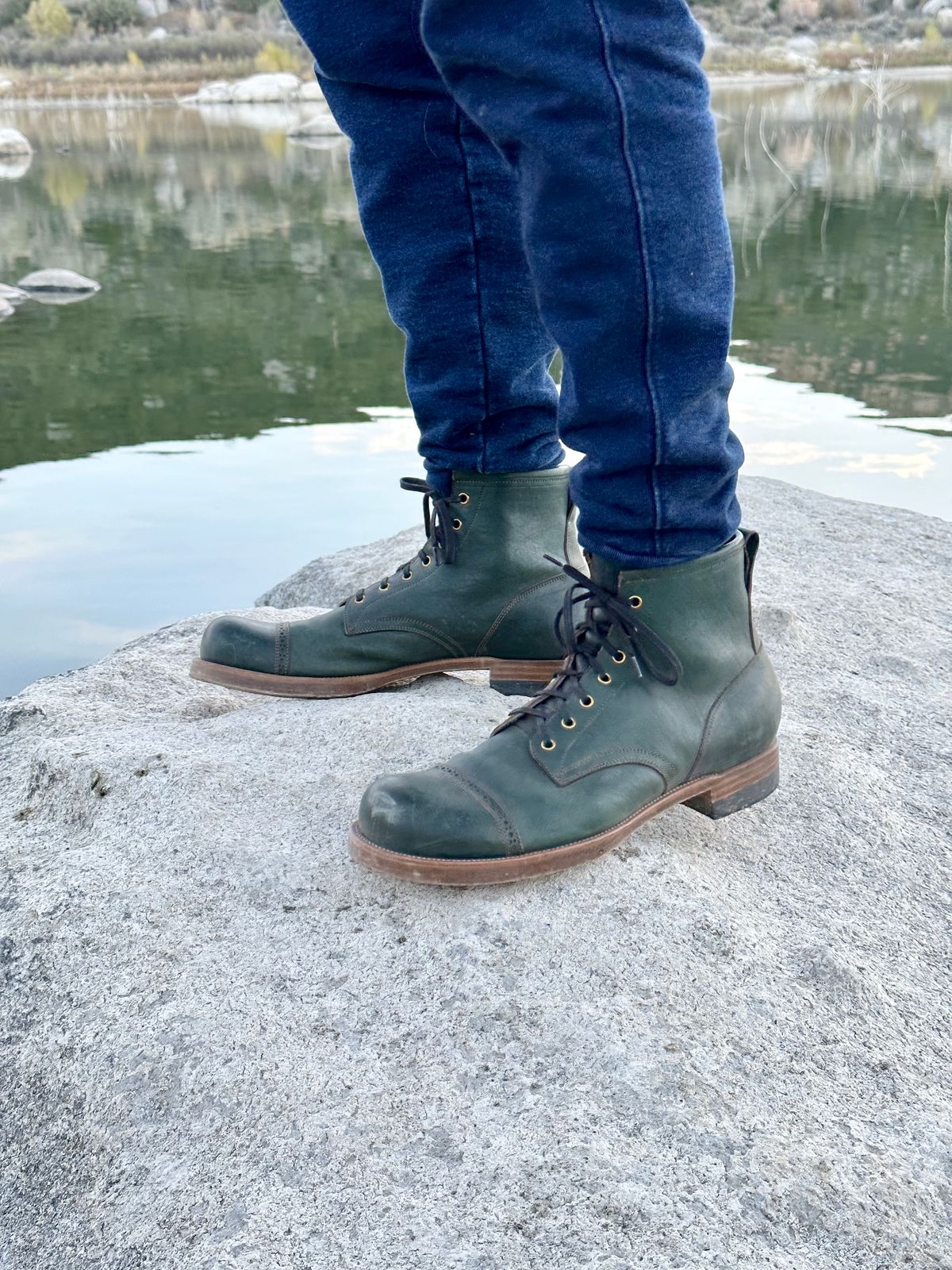 Photo by kenmar1010 on December 4, 2022 of the Iron Boots 5515 in Maryam Jungle Green Horsebutt.