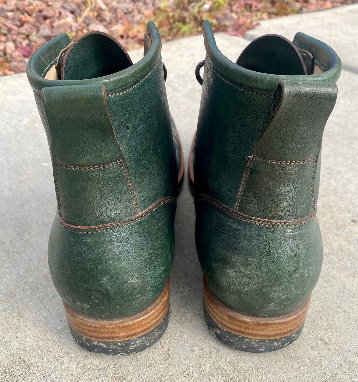 Photo by kenmar1010 on February 5, 2023 of the Iron Boots 5515 in Maryam Jungle Green Horsebutt.