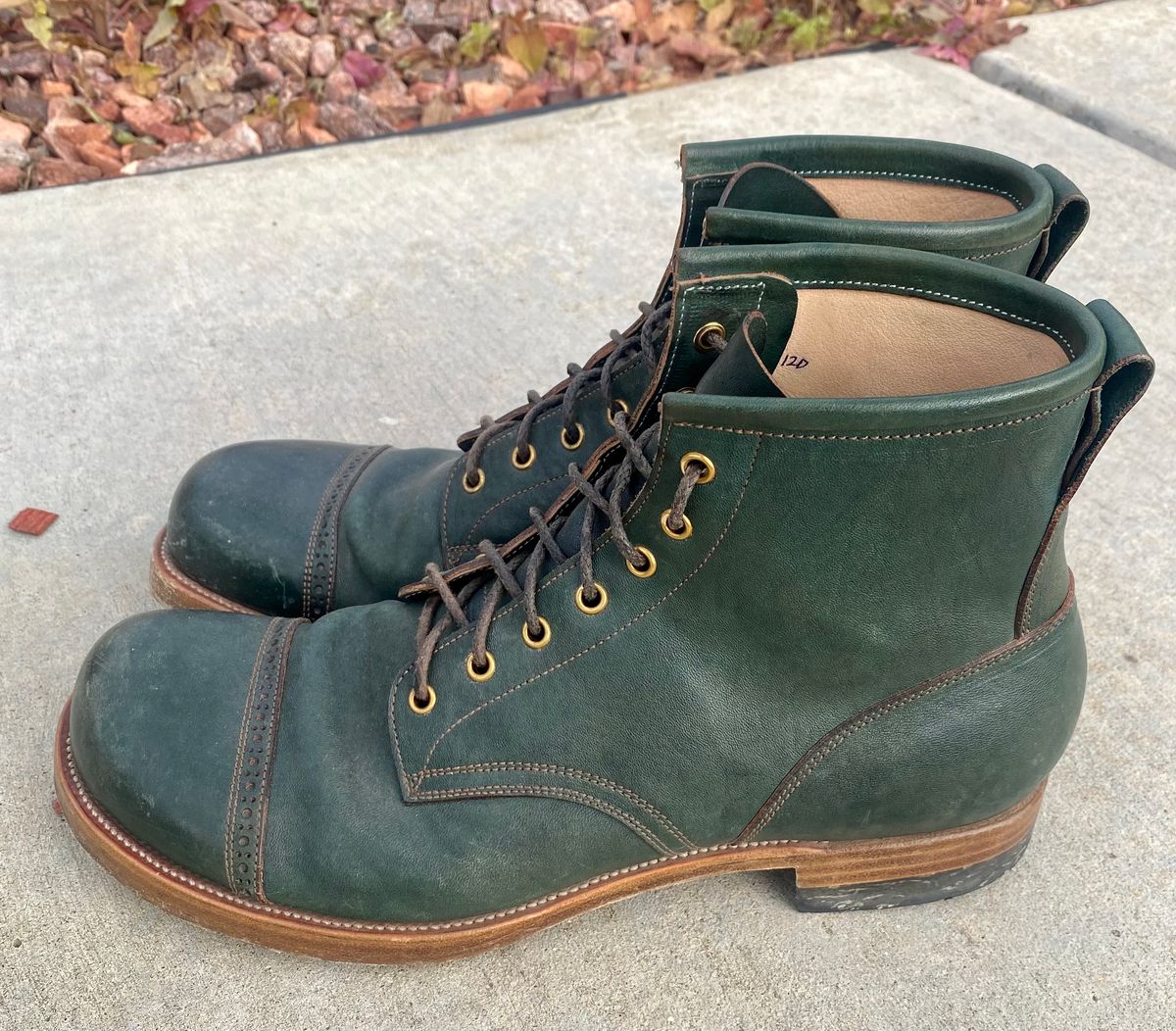 Photo by kenmar1010 on February 5, 2023 of the Iron Boots 5515 in Maryam Jungle Green Horsebutt.