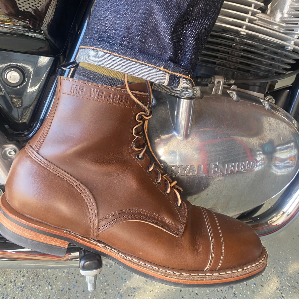 Photo by kenmar1010 on October 4, 2023 of the White's MP-Sherman Toe Cap in Horween British Tan Chromexcel.