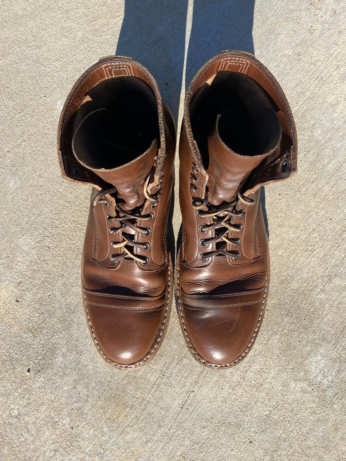 Photo by kenmar1010 on November 5, 2023 of the White's MP-Sherman Toe Cap in Horween British Tan Chromexcel.