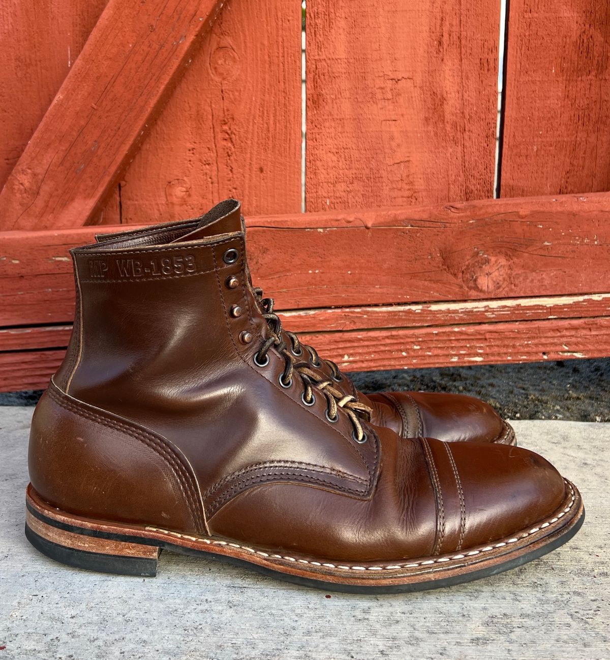Photo by kenmar1010 on January 4, 2024 of the White's MP-Sherman Toe Cap in Horween British Tan Chromexcel.