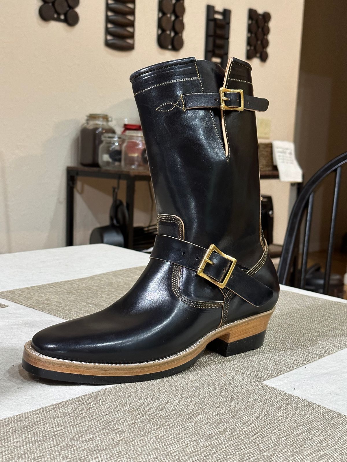 Photo by UglyJoe on June 10, 2023 of the Prof Barnets Neocliffwood Boots in Maryam Black Teacore Horsebutt.