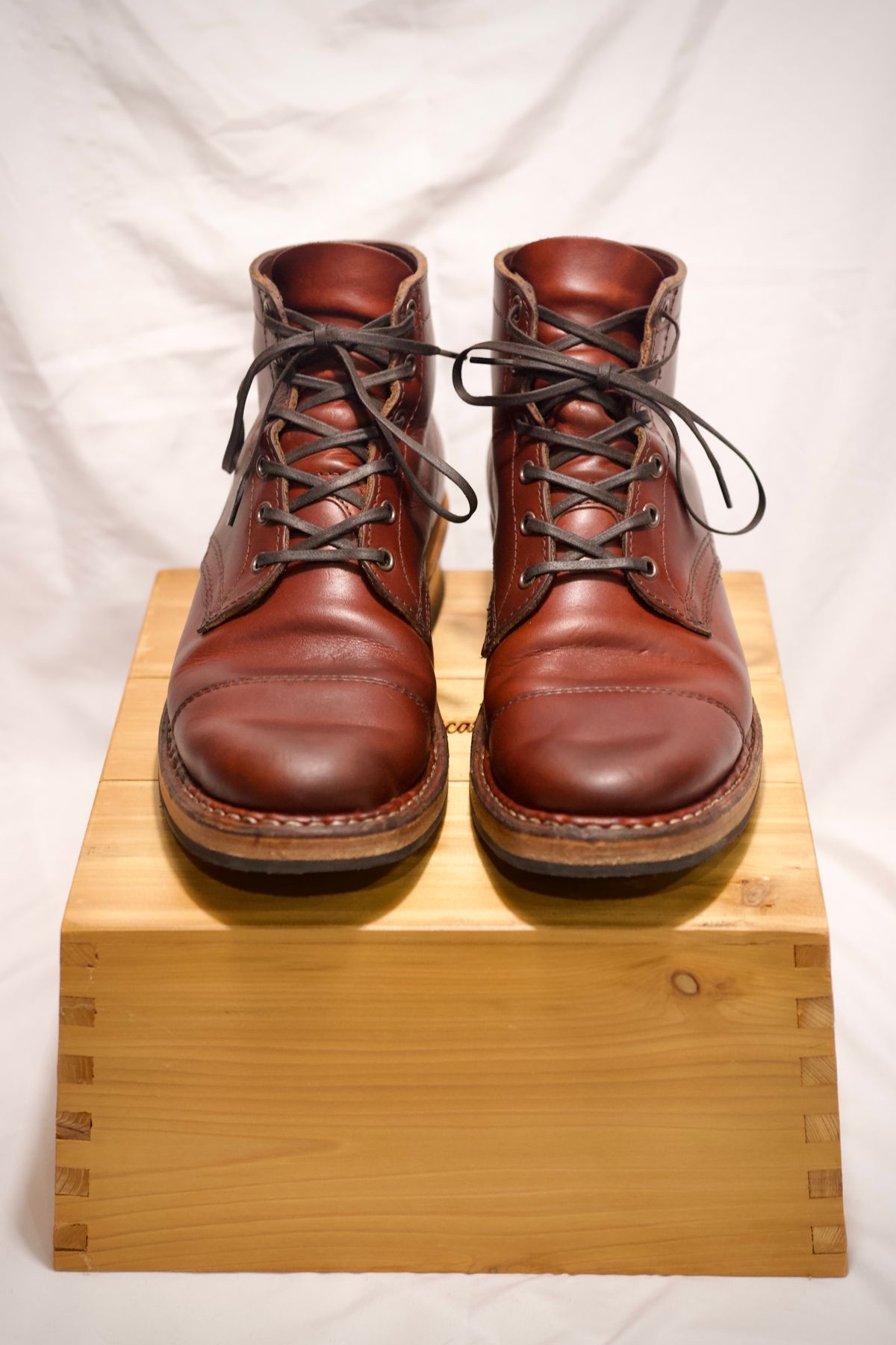 Photo by UglyJoe on November 4, 2023 of the White's Semi-Dress in Wickett & Craig Tan Oiled Latigo.