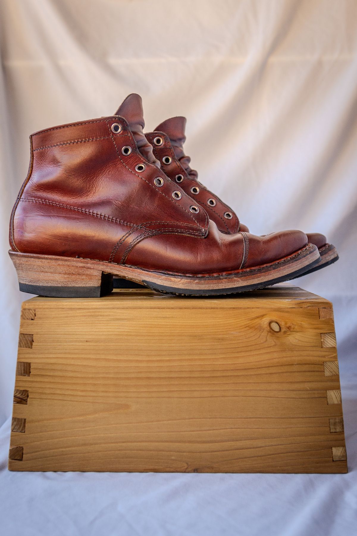 Photo by UglyJoe on January 2, 2024 of the White's Semi-Dress in Wickett & Craig Tan Oiled Latigo.