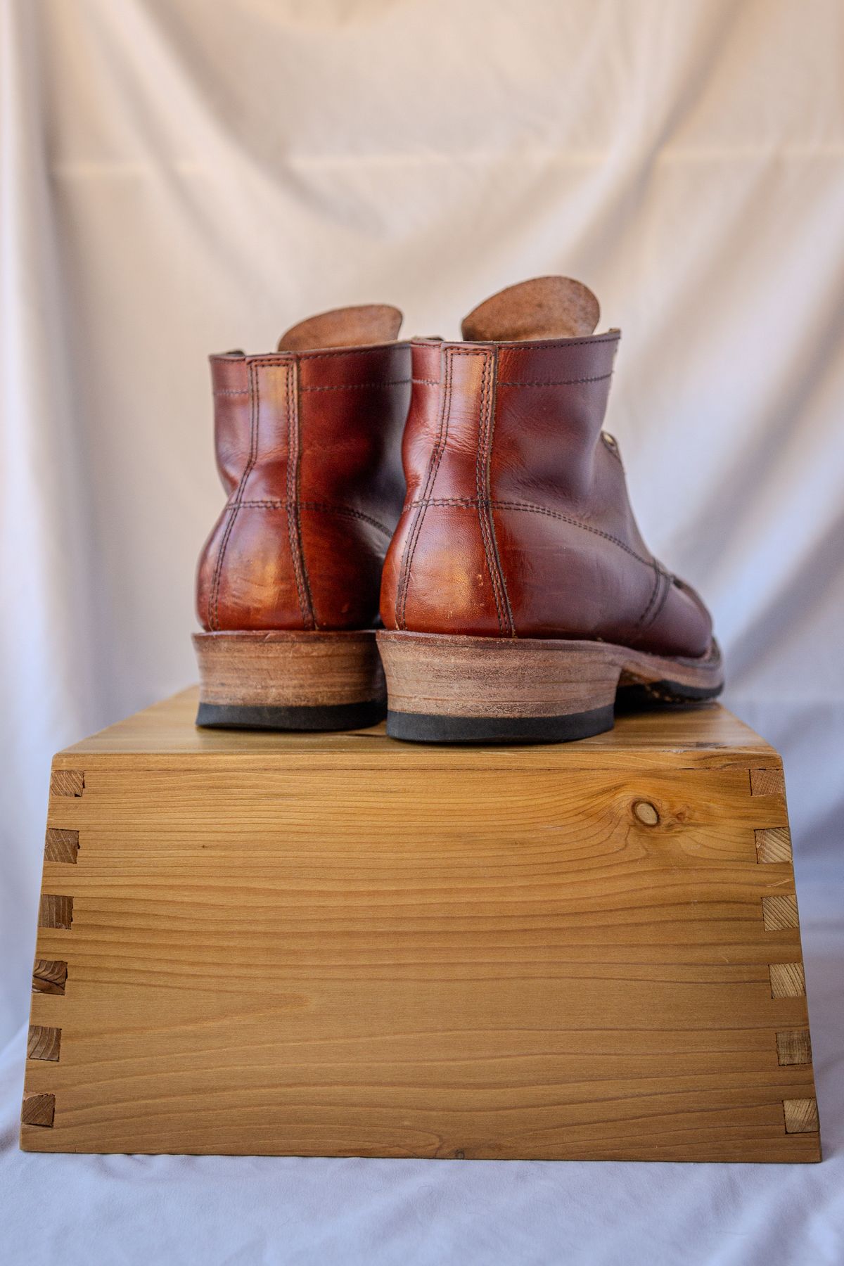 Photo by UglyJoe on January 2, 2024 of the White's Semi-Dress in Wickett & Craig Tan Oiled Latigo.