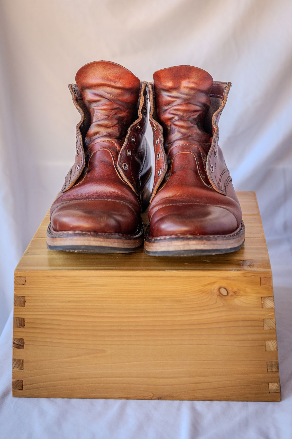 Photo by UglyJoe on January 2, 2024 of the White's Semi-Dress in Wickett & Craig Tan Oiled Latigo.