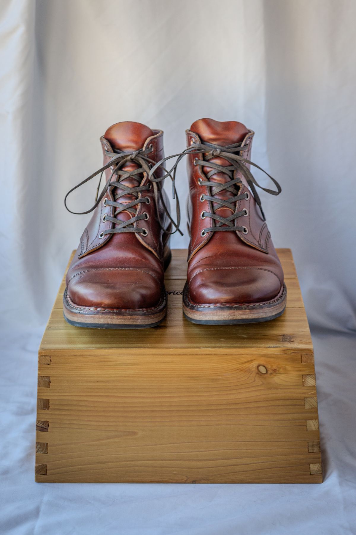 Photo by UglyJoe on February 3, 2024 of the White's Semi-Dress in Wickett & Craig Tan Oiled Latigo.