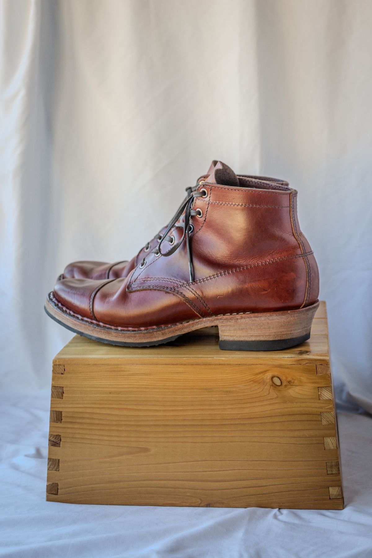 Photo by UglyJoe on February 3, 2024 of the White's Semi-Dress in Wickett & Craig Tan Oiled Latigo.