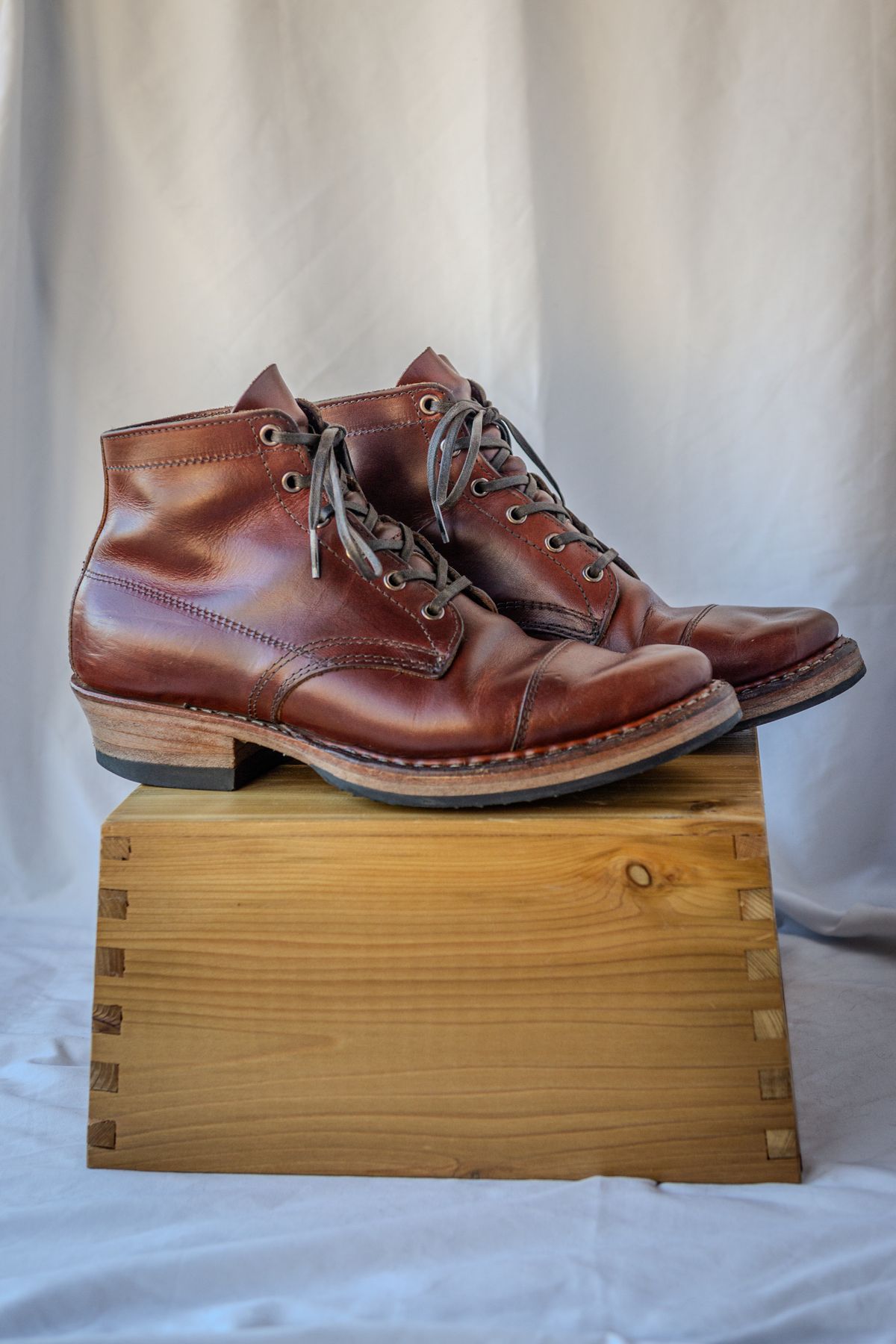 Photo by UglyJoe on February 3, 2024 of the White's Semi-Dress in Wickett & Craig Tan Oiled Latigo.