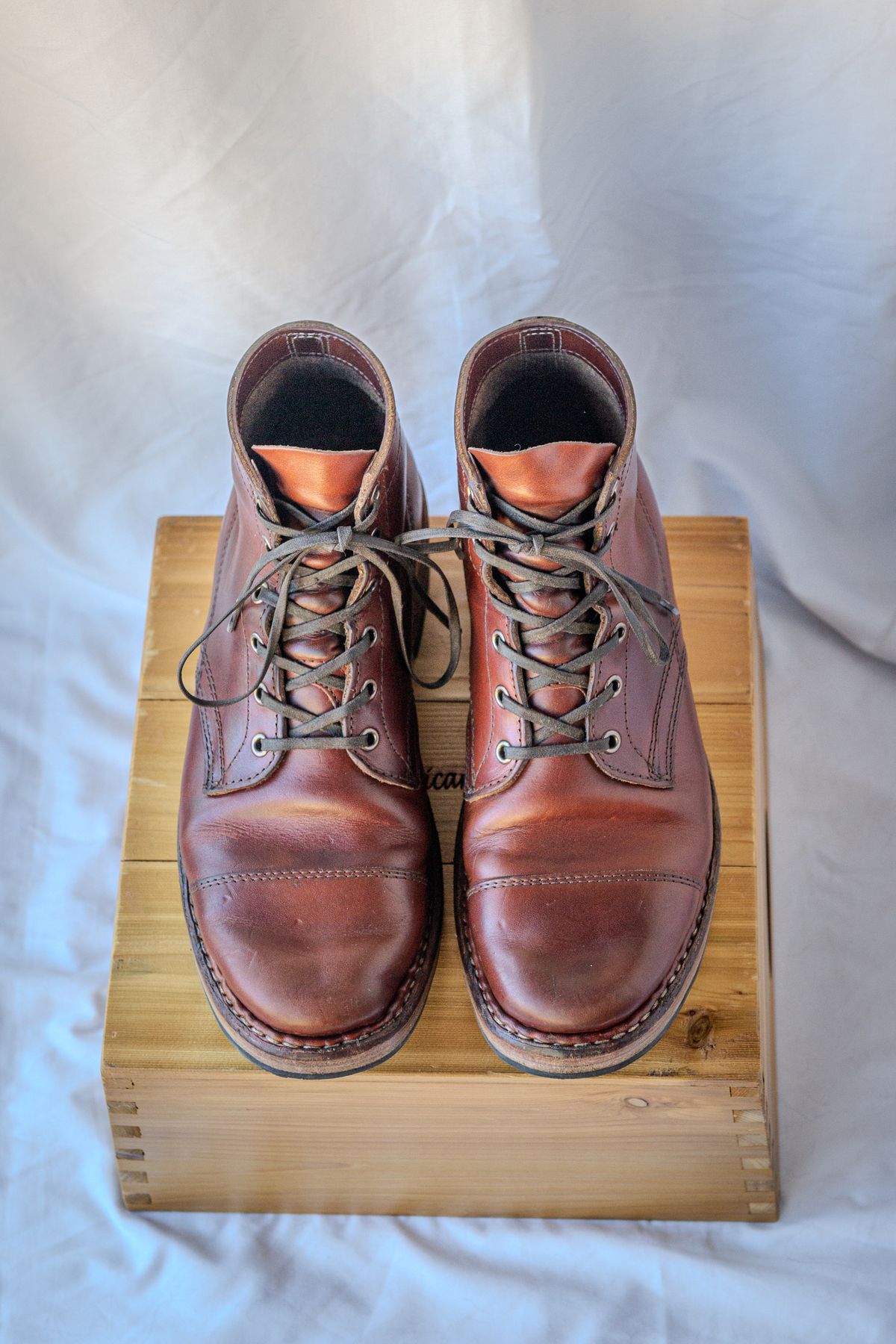 Photo by UglyJoe on February 3, 2024 of the White's Semi-Dress in Wickett & Craig Tan Oiled Latigo.