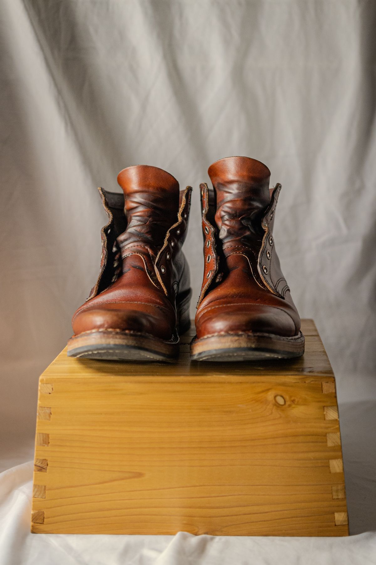 Photo by UglyJoe on March 5, 2024 of the White's Semi-Dress in Wickett & Craig Tan Oiled Latigo.