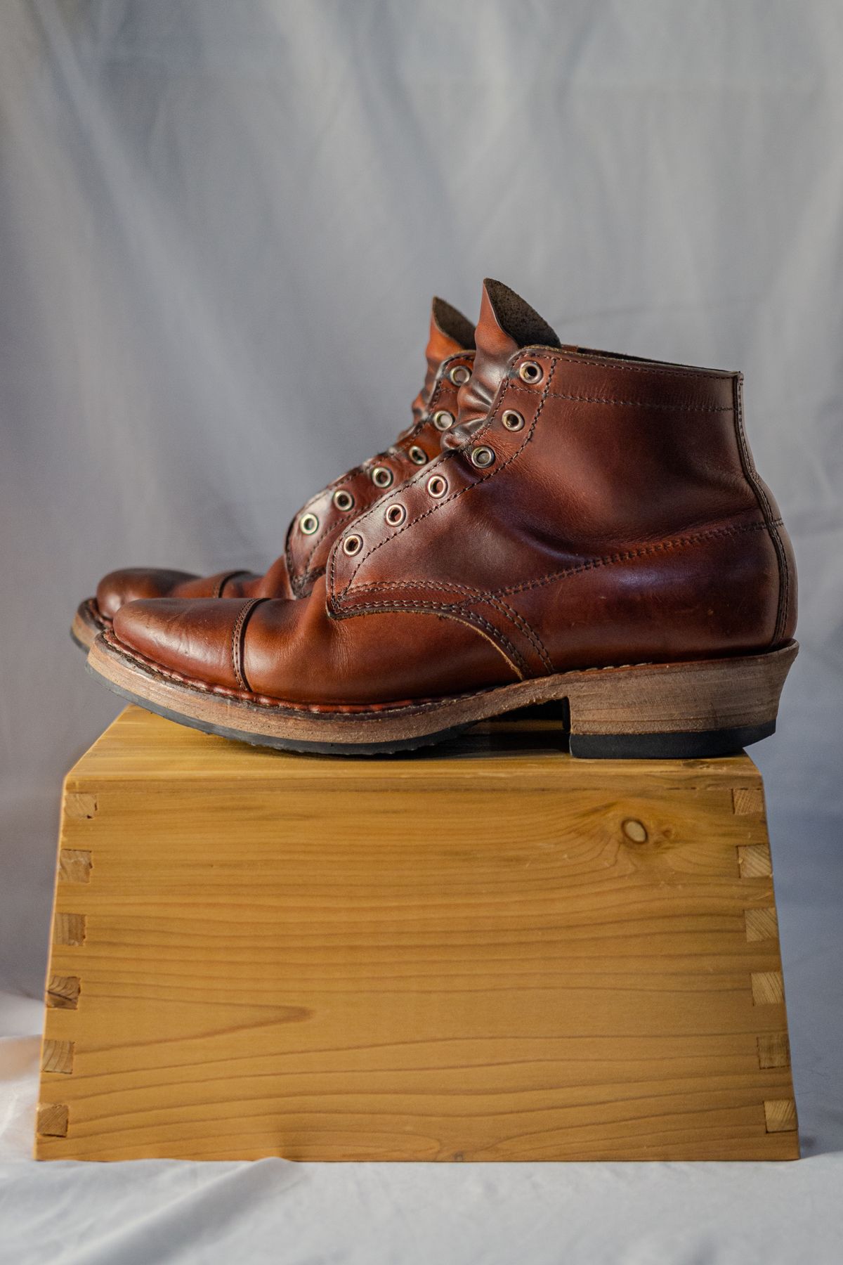 Photo by UglyJoe on March 5, 2024 of the White's Semi-Dress in Wickett & Craig Tan Oiled Latigo.