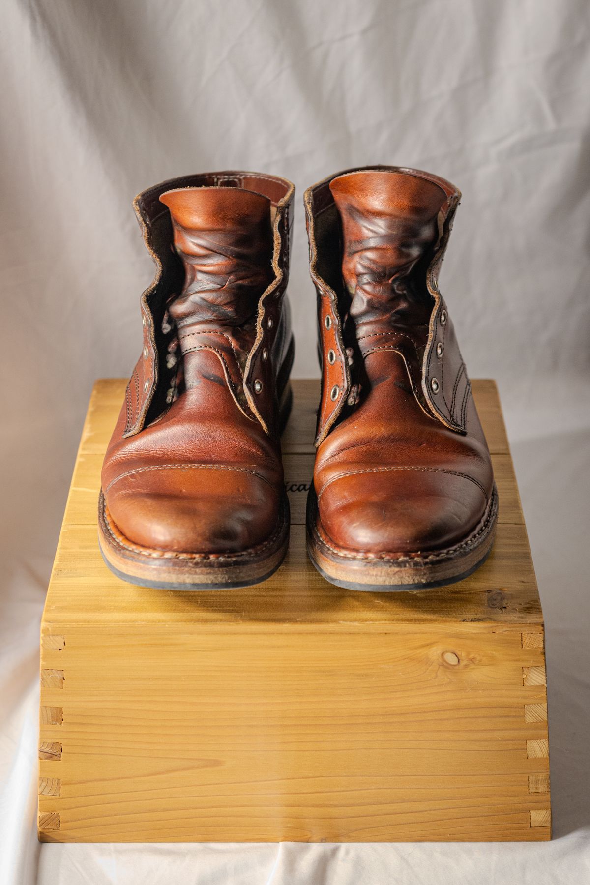 Photo by UglyJoe on March 5, 2024 of the White's Semi-Dress in Wickett & Craig Tan Oiled Latigo.