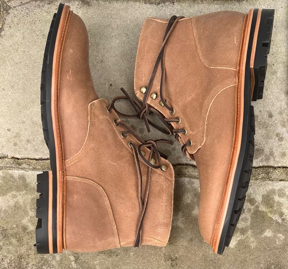 Photo by StrikeDeuce on October 1, 2022 of the Grant Stone Diesel Boot in C.F. Stead Natural Waxy Commander Suede.