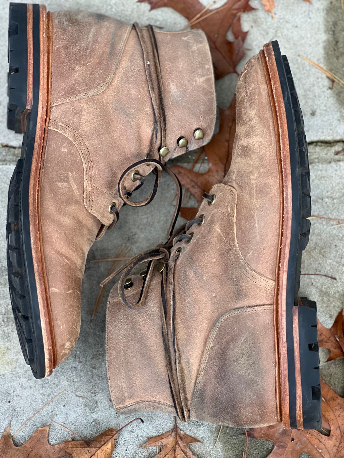 Photo by StrikeDeuce on November 9, 2022 of the Grant Stone Diesel Boot in C.F. Stead Natural Waxy Commander Suede.