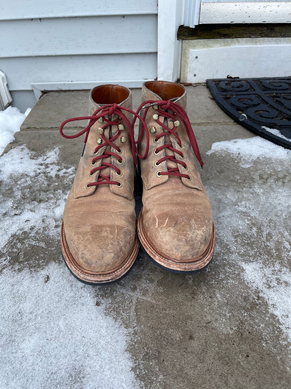 Photo by StrikeDeuce on March 5, 2023 of the Grant Stone Diesel Boot in C.F. Stead Natural Waxy Commander Suede.