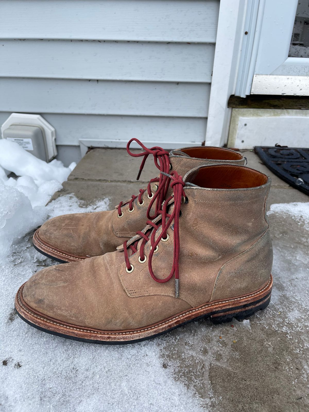 Photo by StrikeDeuce on March 5, 2023 of the Grant Stone Diesel Boot in C.F. Stead Natural Waxy Commander Suede.
