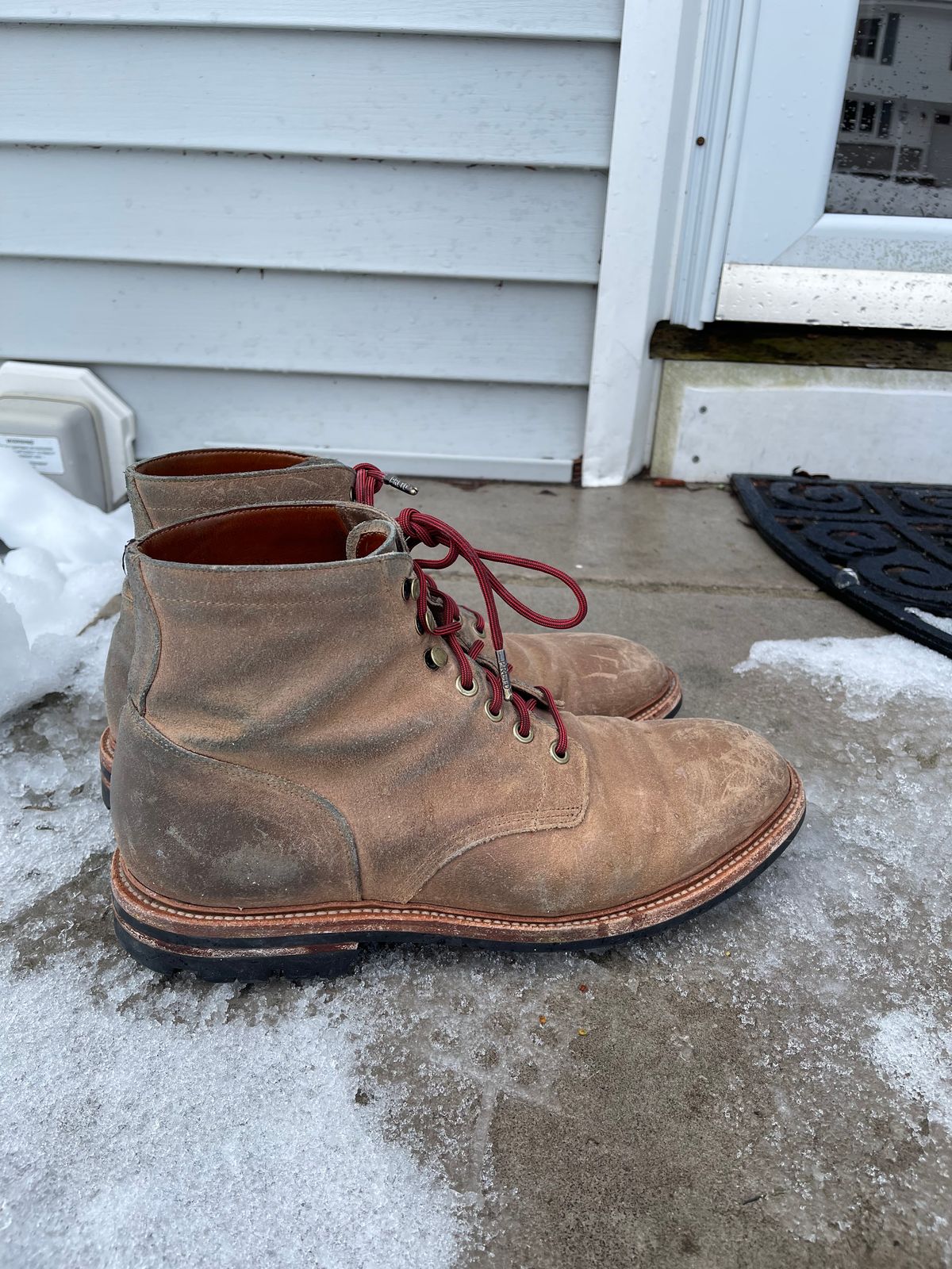 Photo by StrikeDeuce on March 5, 2023 of the Grant Stone Diesel Boot in C.F. Stead Natural Waxy Commander Suede.