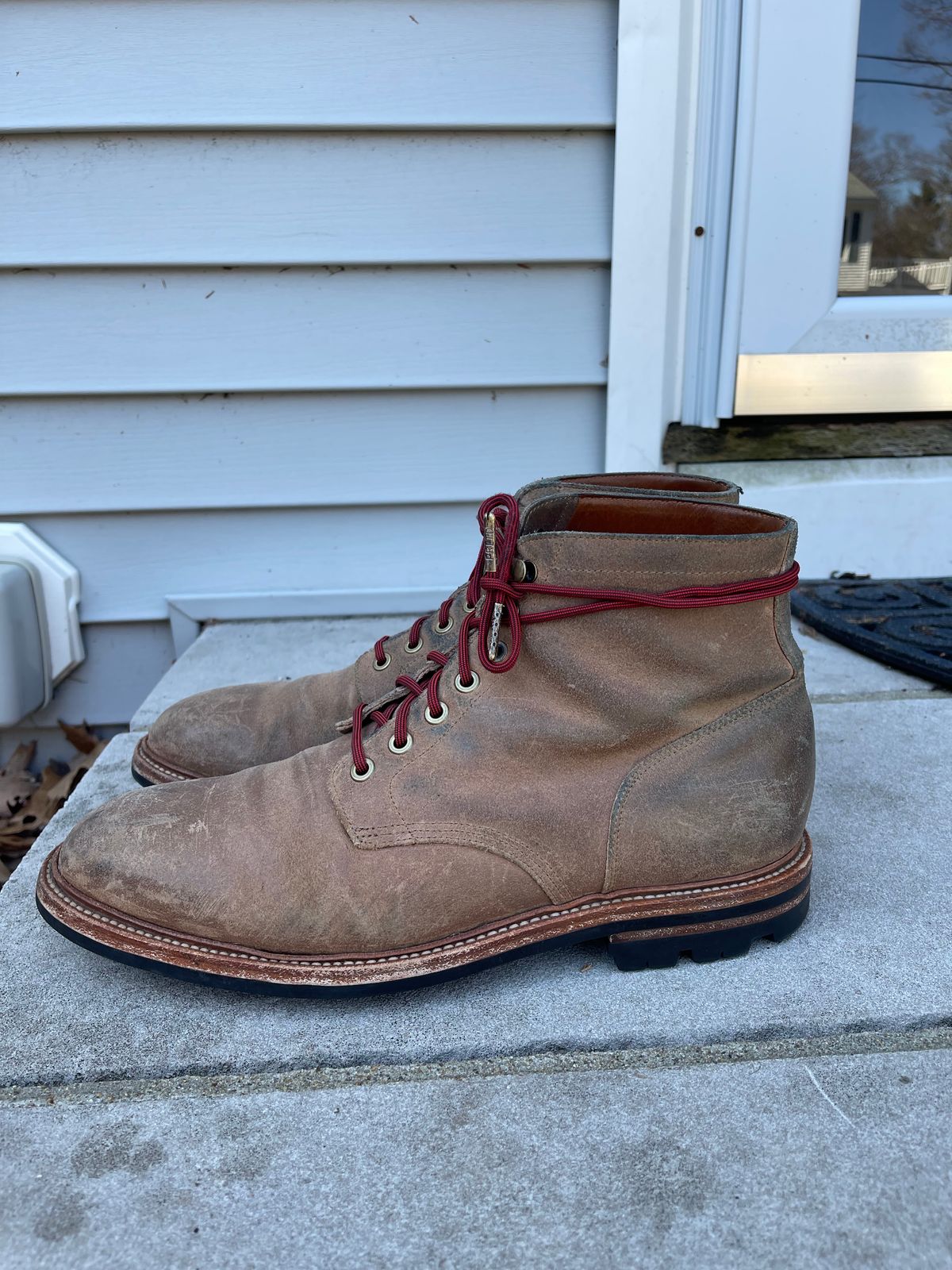 Photo by StrikeDeuce on April 6, 2023 of the Grant Stone Diesel Boot in C.F. Stead Natural Waxy Commander Suede.