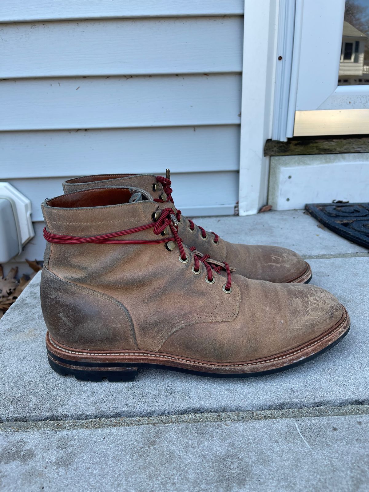 Photo by StrikeDeuce on April 6, 2023 of the Grant Stone Diesel Boot in C.F. Stead Natural Waxy Commander Suede.