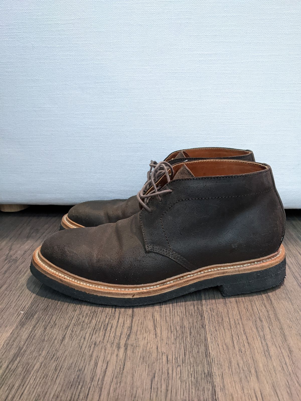 Photo by trickyspaniard on November 4, 2022 of the Grant Stone Chukka in C.F. Stead Earth Waxy Commander Suede.