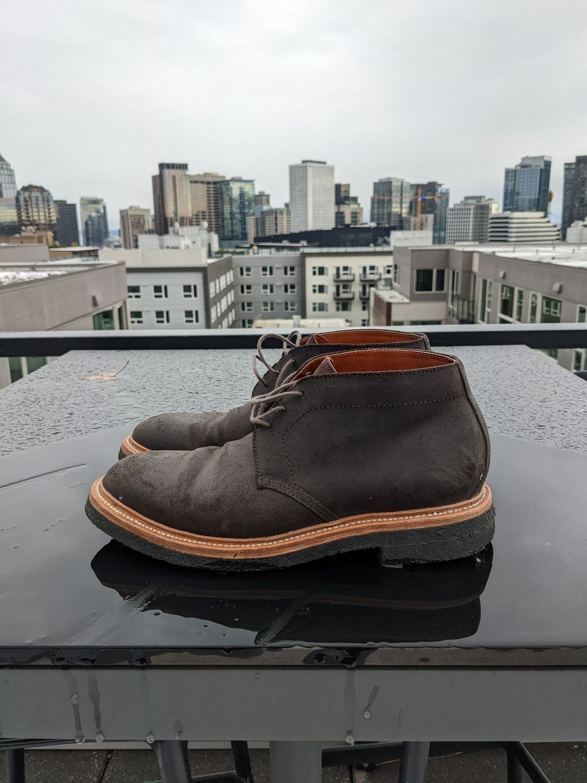 Photo by trickyspaniard on December 4, 2022 of the Grant Stone Chukka in C.F. Stead Earth Waxy Commander Suede.