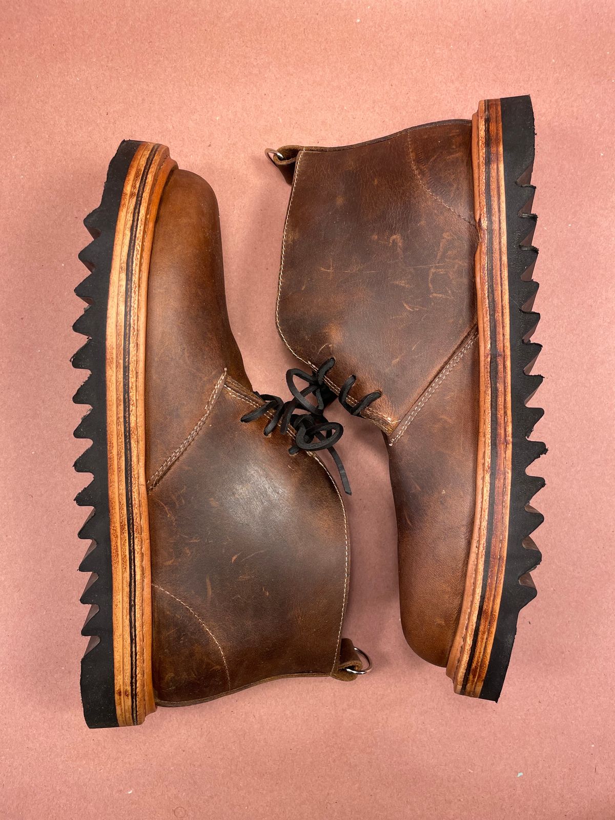 Photo by mainelyboots on October 10, 2023 of the Self-Made Chukka in S.B. Foot Saddle Voyager.