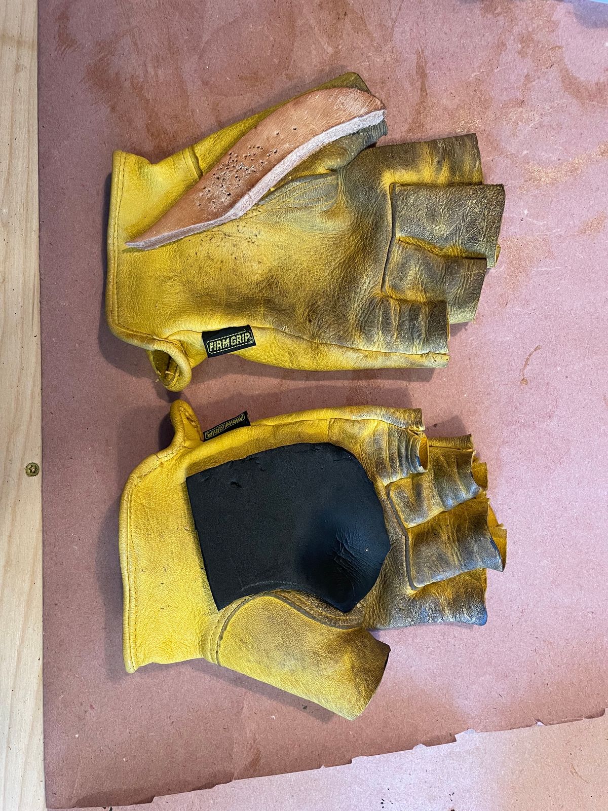 Photo by mainelyboots on October 9, 2023 of the Self-Made Chukka in S.B. Foot Saddle Voyager.