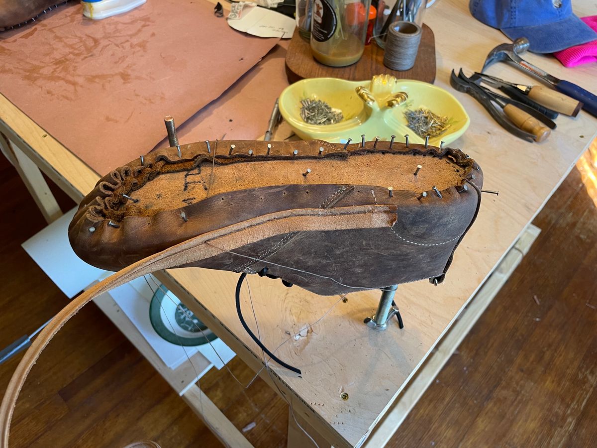 Photo by mainelyboots on October 9, 2023 of the Self-Made Chukka in S.B. Foot Saddle Voyager.