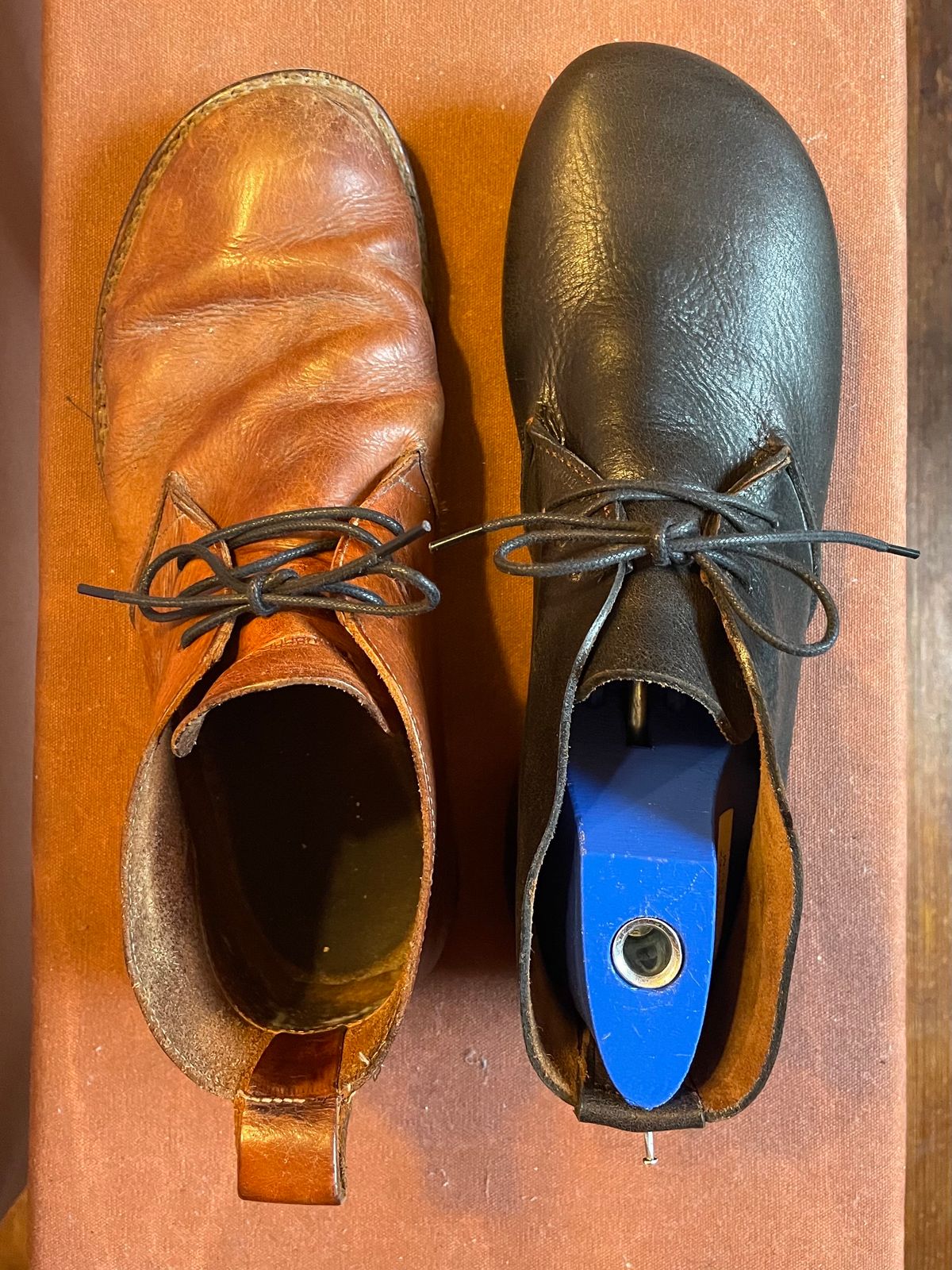 Photo by mainelyboots on September 16, 2023 of the Self-Made Chukka in S.B. Foot Saddle Voyager.