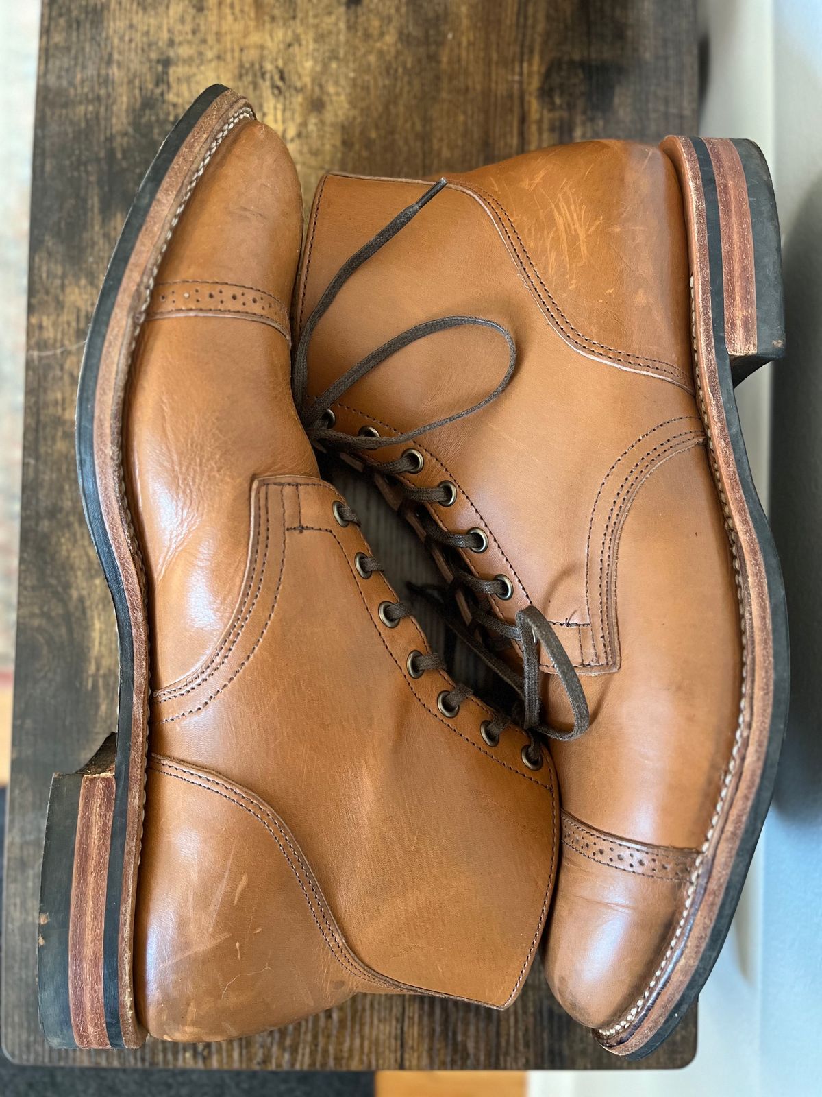 Photo by dudecomputer on January 1, 2024 of the Viberg Service Boot BCT in Horween Bourbon Workshoe Butt.