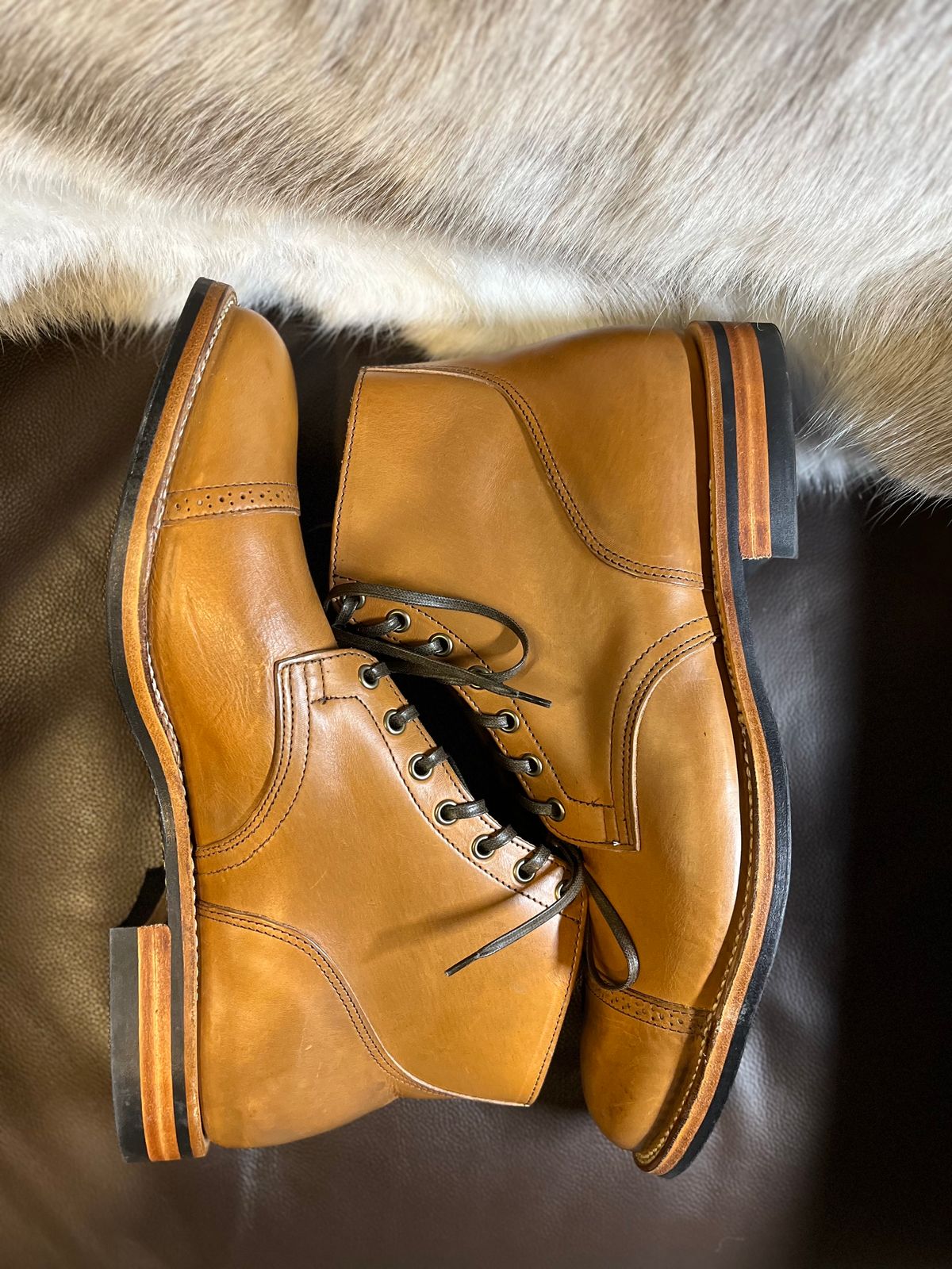 Photo by brogued on November 1, 2023 of the Viberg Service Boot BCT in Horween Bourbon Workshoe Butt.